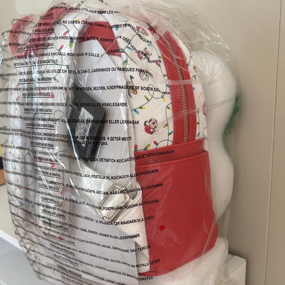 Loungefly Disney Mickey And Minnie Christmas Wreath Mini Backpack NWT - Picture 3 of 4